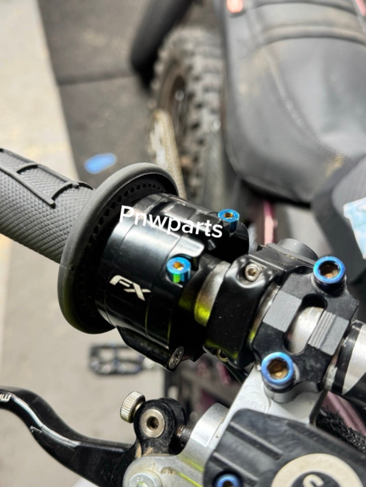 Fx throttle bolts (2)