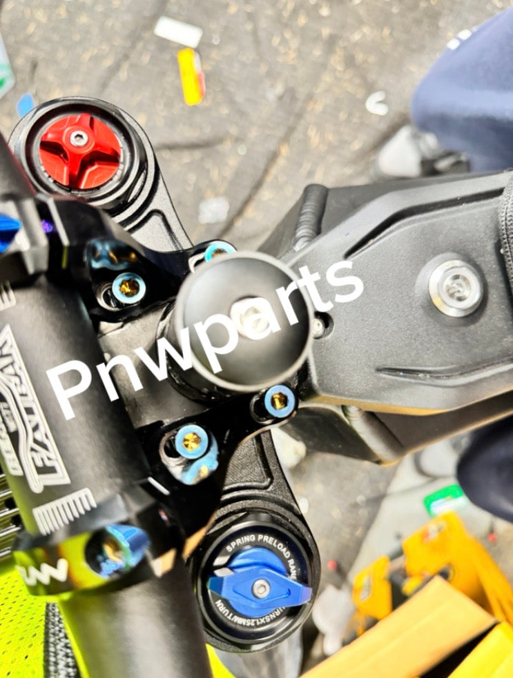 Fun part lower bolts (4)