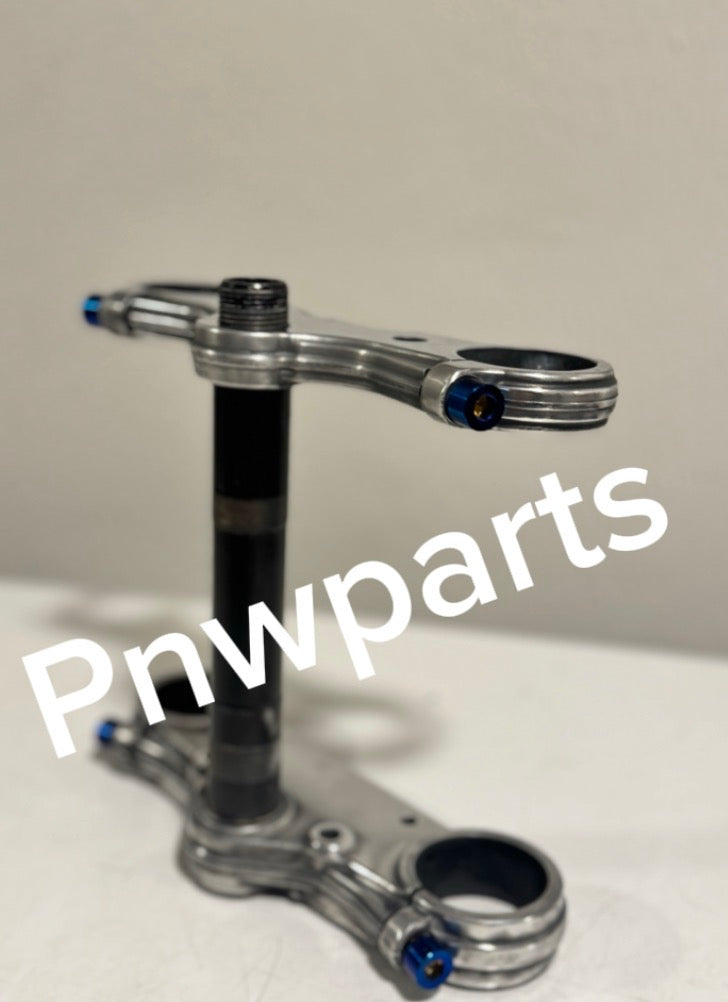 Tuttio fork crown bolts  (4)