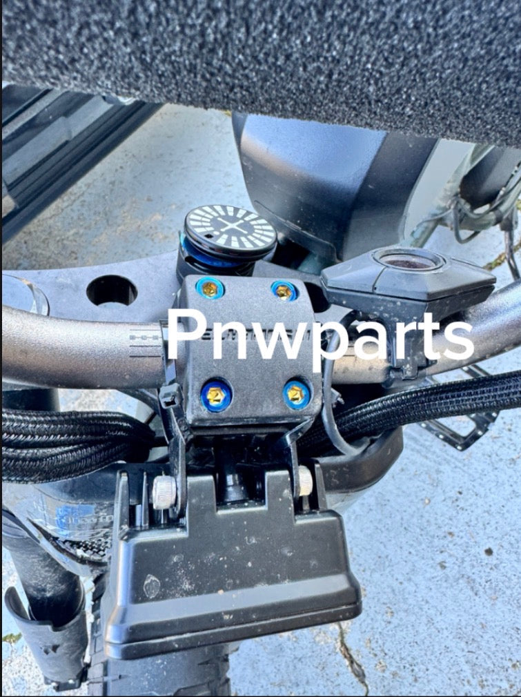 Super 73 bar mount bolts (4)