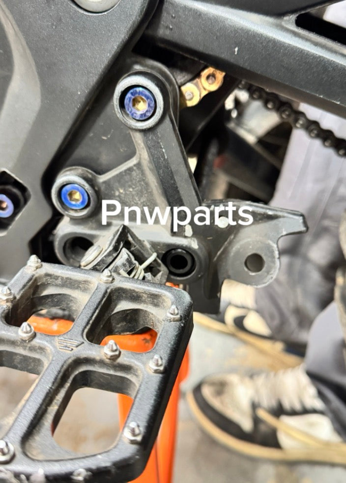 Eride pro peg bracket bolts (4)