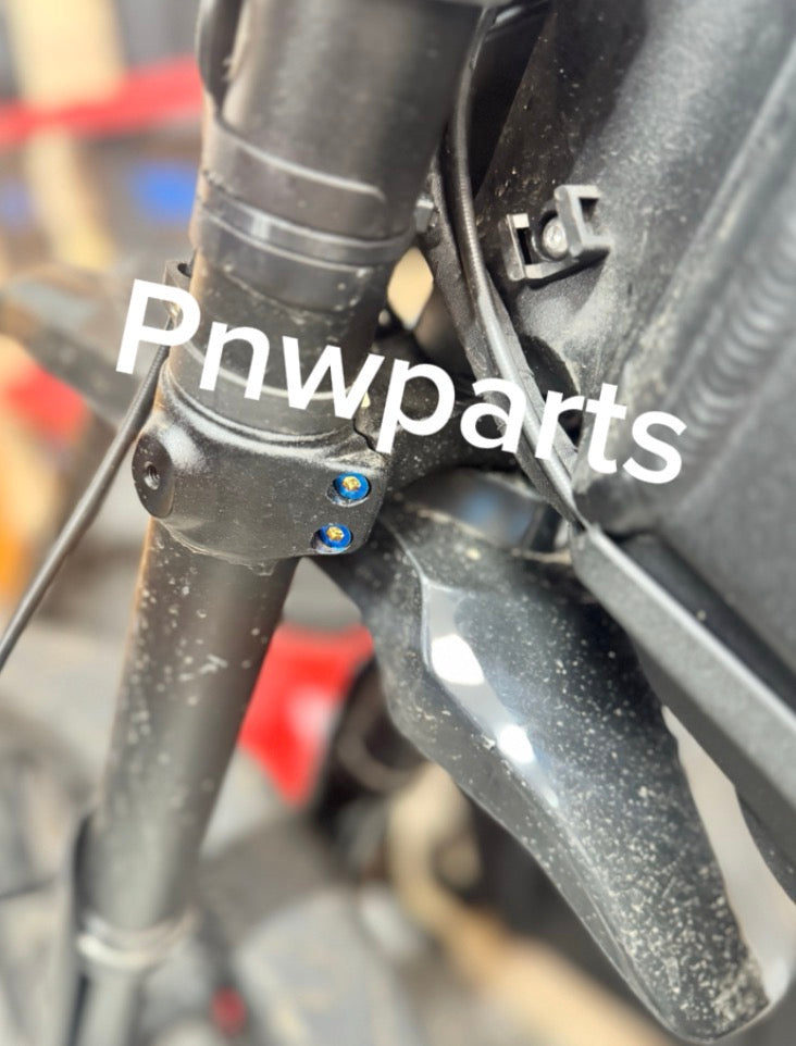 Stock talaria xxx bottom fork crown bolts  (4)