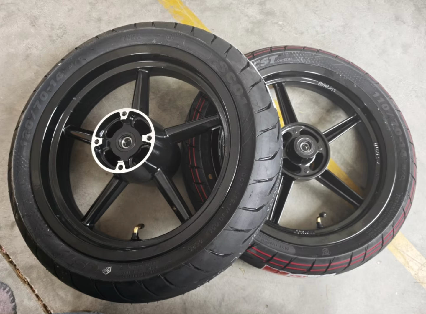 Kenda Supermotos (14in)